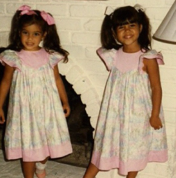 Kim y Kourtney niñas Kim y Kourtney niñas